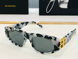 Picture of Balenciga Sunglasses _SKUfw55136826fw